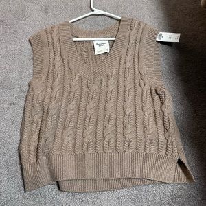 ABERCROMBIE OVERSIZED SWEATER